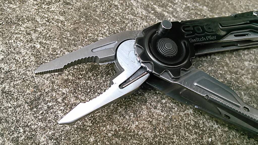 Plier in open postion 