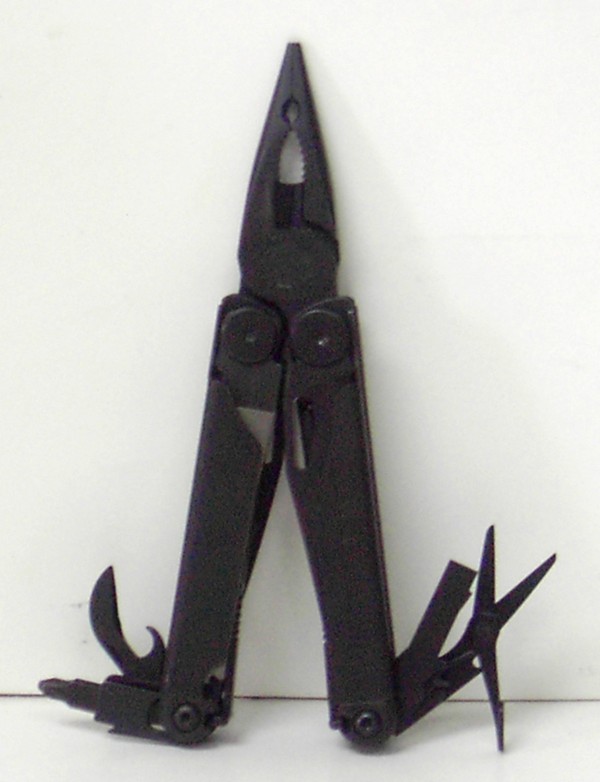 Leatherman New Wave, black oxide, cap crimper.jpg
